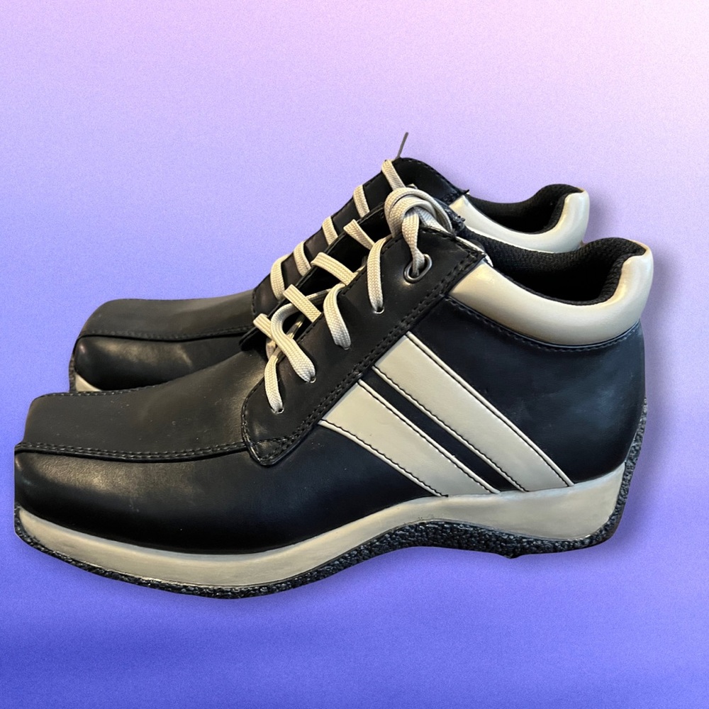 NWOT predictions faux leather shoe